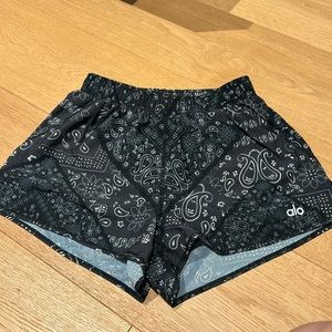 ALO Yoga Stride Shorts